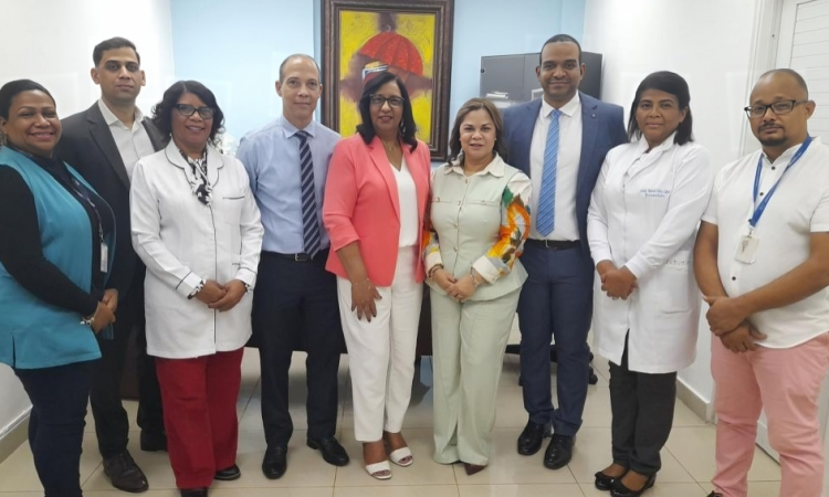 Hospital Robert Reid Cabral implementa sistema digital para resultados de laboratorio en línea