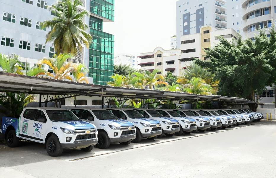 DIDA fortalece servicios con entrega de 18 vehículos nuevos para asistencia a afiliados