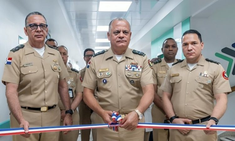 Ministro de Defensa inaugura modernas áreas médicas en Hospital Central de las Fuerzas Armadas