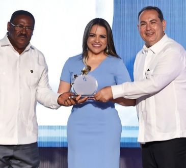 Hospital Pediátrico Dr. Hugo Mendoza recibe premio a Mejor Desempeño en Autogestión por el SNS