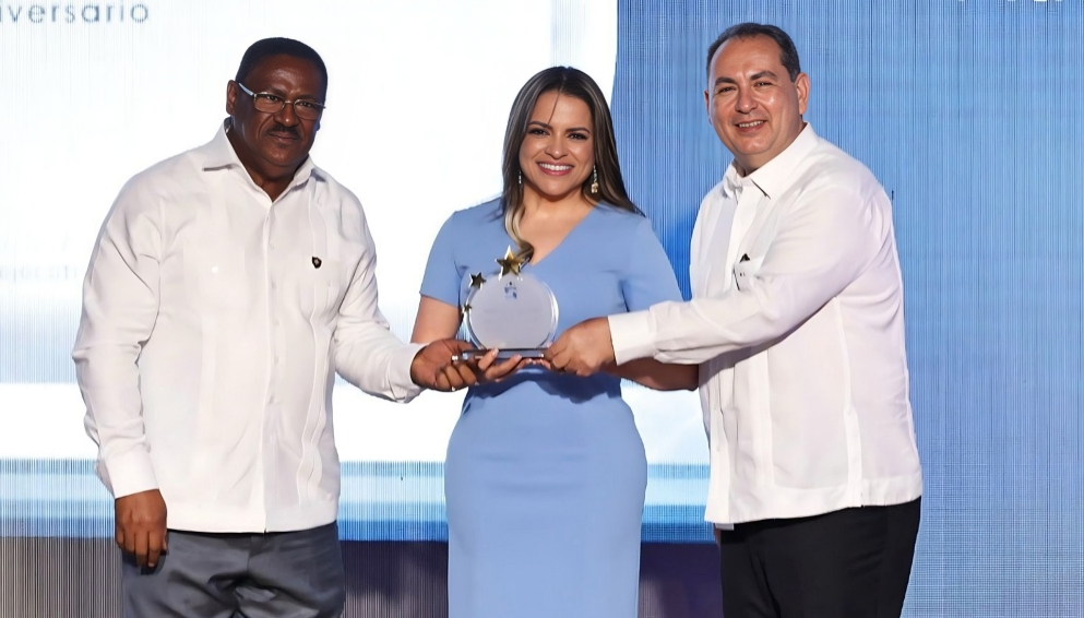 Hospital Pediátrico Dr. Hugo Mendoza recibe premio a Mejor Desempeño en Autogestión por el SNS