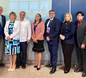 MESCyT y universidades dominicanas analizan reforma curricular para escuelas de medicina con estándares internacionales