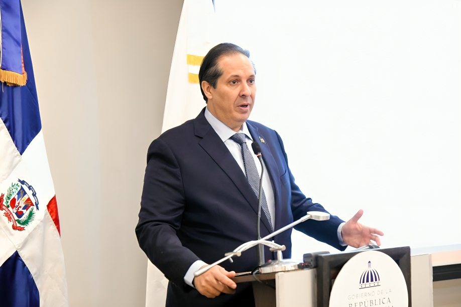 Ministerio de Salud presenta guías para la prevención del cáncer de cuello uterino