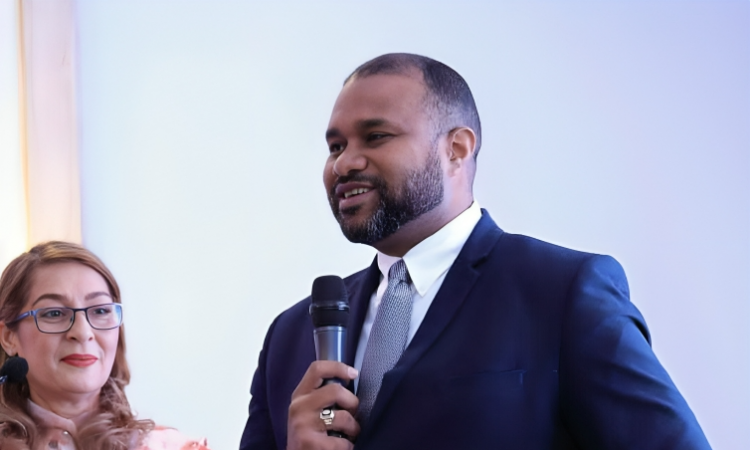 Dr. Yotin Pérez se suma a 'En Salud Podcast' para llevar información médica confiable a la población Dr. Yotin Pérez se suma a 'En Salud Podcast' para llevar información médica confiable a la población