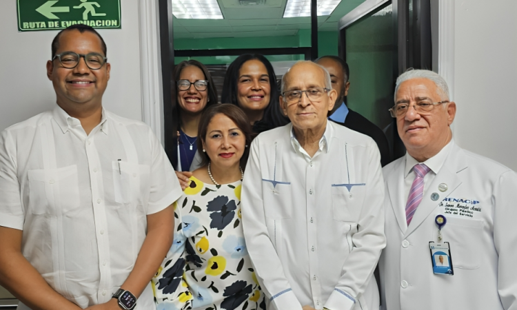 Hospital Salvador B. Gautier rinde homenaje al pionero de la cirugía plástica dominicana Hospital Salvador B. Gautier rinde homenaje al pionero de la cirugía plástica dominicana