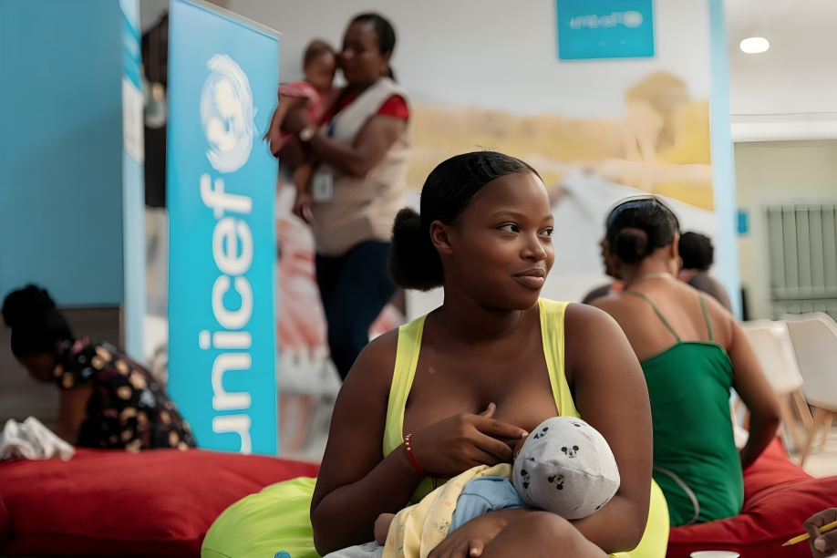 UNICEF llama a crear sistemas de apoyo reales para madres lactantes en Semana Mundial de la Lactancia