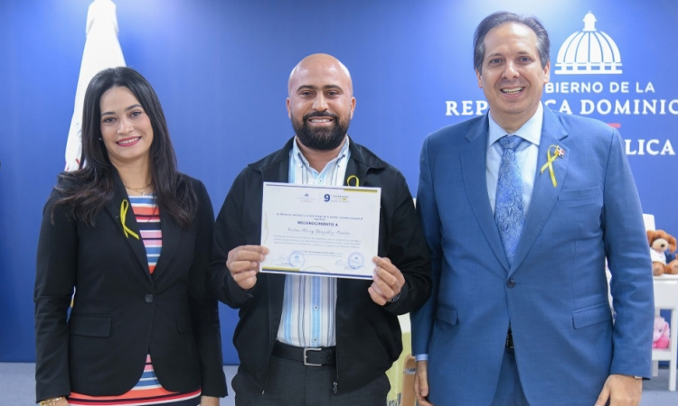 Salud Pública juramenta Subcomisión de Lactancia y renueva compromiso con espacios para madres en centros laborales