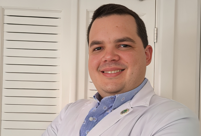 Traumacare fortalece su equipo médico con la incorporación del Dr. Carlos Barrera Traumacare fortalece su equipo médico con la incorporación del Dr. Carlos Barrera