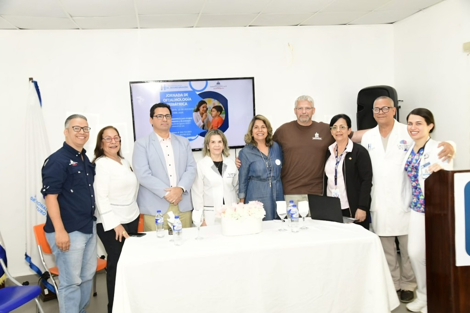 Hospital Arturo Grullón inicia pionera jornada de cirugías oftalmológicas para niños de la región norte Hospital Arturo Grullón inicia pionera jornada de cirugías oftalmológicas para niños de la región norte
