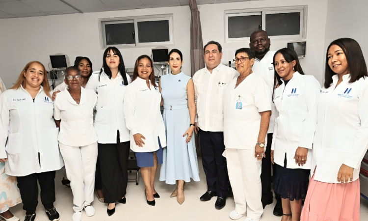 SNS reconoce labor de médicos en su día y destaca avances en condiciones laborales
