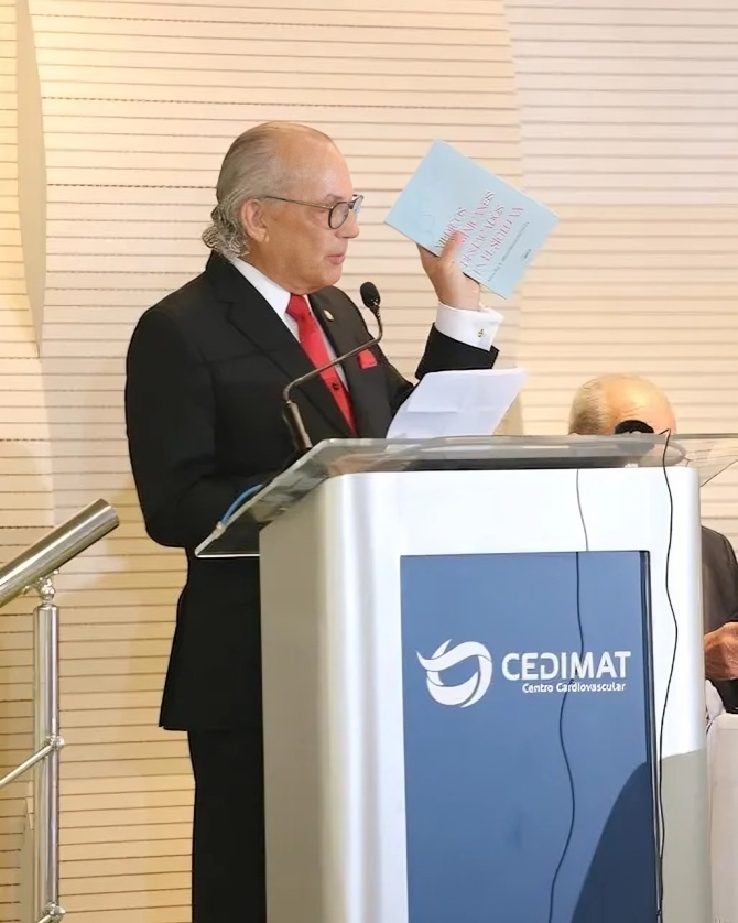 Lanzan libro que recoge historia de médicos dominicanos destacados del siglo XX