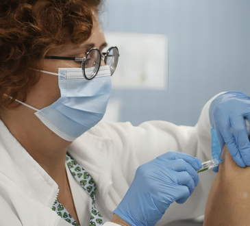 Ratifican indemnización a médica contagiada en primera línea durante pandemia en Valencia, España