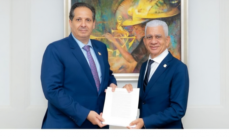 Ministro de Salud entrega al Senado propuesta de reforma a Ley de Salud Mental