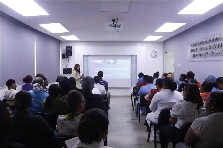 Hospital Central de las Fuerzas Armadas imparte curso sobre uso racional de medicamentos para enfrentar retos del siglo XXI