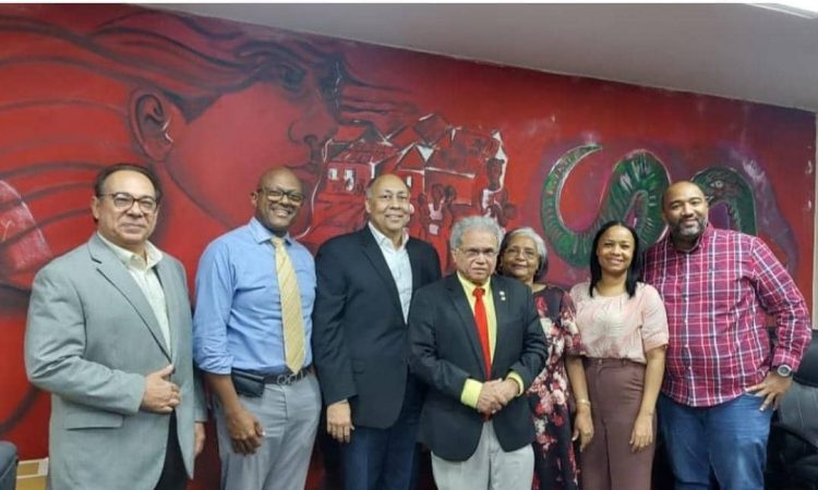 CMD denuncia salario "vergonzoso" de médicos especialistas en ARS SEMMA