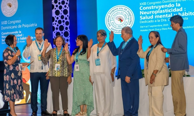 Sociedad Dominicana de Psiquiatría juramenta nueva junta directiva encabezada por el Dr. Julio Ravelo