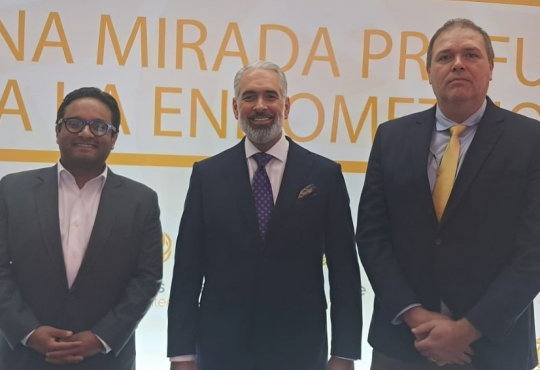 Especialistas nacionales e internacionales analizan avances en endometriosis en simposio científico