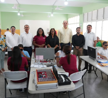 INABIE beneficia a 600 estudiantes de La Vega con jornada de salud visual gratuita