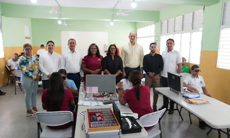 INABIE beneficia a 600 estudiantes de La Vega con jornada de salud visual gratuita