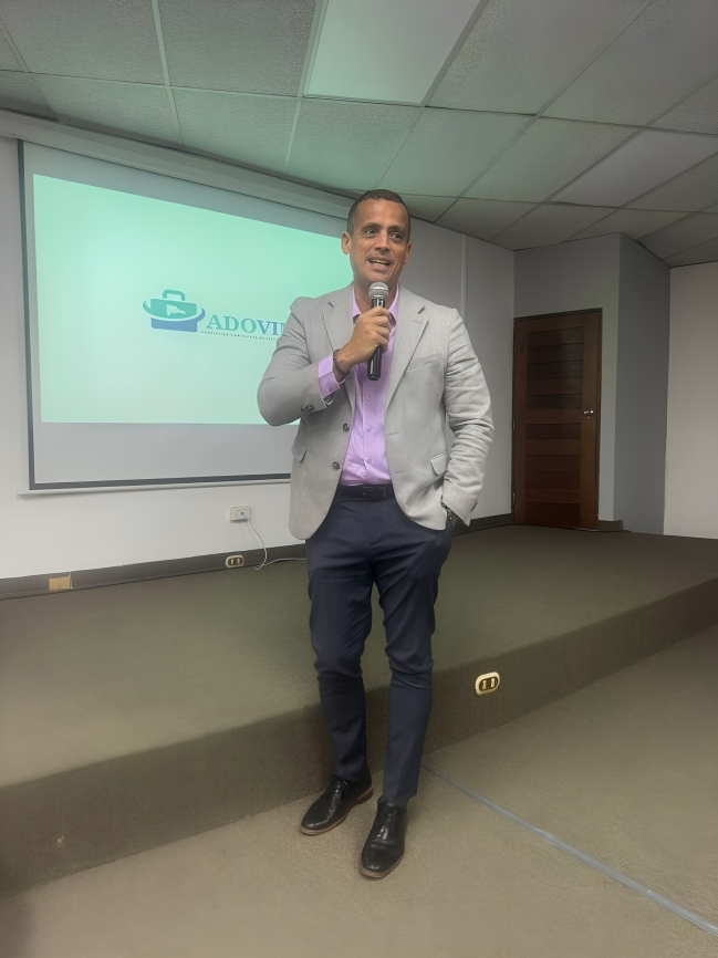 ADOVIME impulsa bienestar mental con conferencia en UNPHU