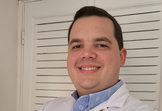 Prevención de Lesiones Deportivas en Niños y Adolescentes: El Enfoque del Dr. Carlos Barrera