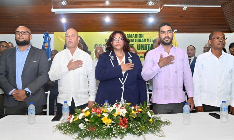 Doctora Yubelkis Aquino lanza candidatura a la presidencia del Colegio Médico