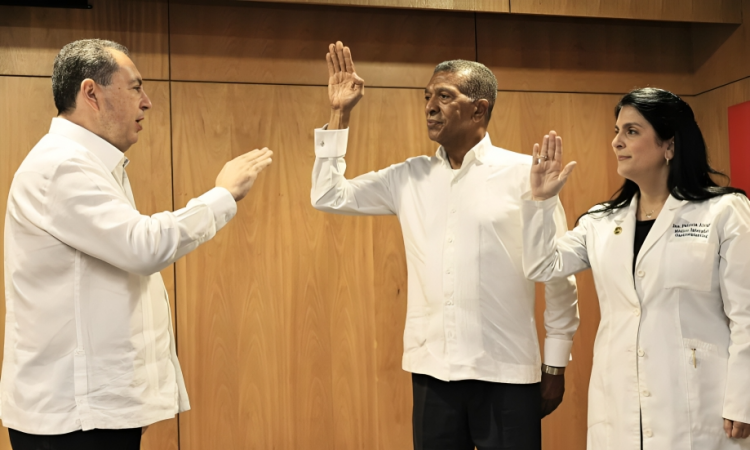 SNS juramenta nueva dirección para Hospital José Joaquín Puello SNS juramenta nueva dirección para Hospital José Joaquín Puello