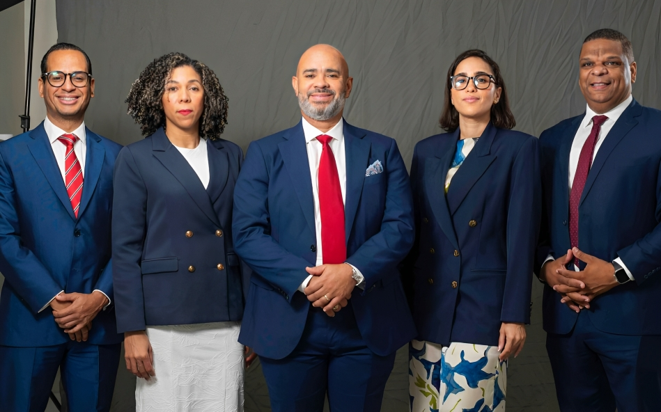 Dr. Andy De León Valenzuela formaliza candidatura a La Presidencia De La Sociedad Dominicana De Ortopedia Y Traumatología