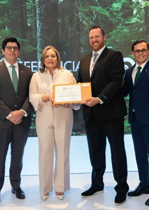 Referencia se convierte en el primer laboratorio dominicano en obtener certificación internacional My Green Lab