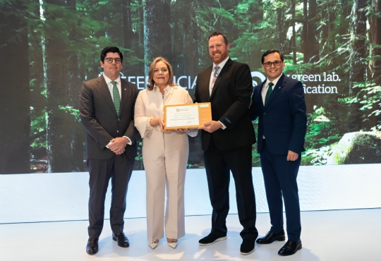 Referencia se convierte en el primer laboratorio dominicano en obtener certificación internacional My Green Lab