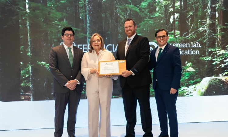 Referencia se convierte en el primer laboratorio dominicano en obtener certificación internacional My Green Lab Referencia se convierte en el primer laboratorio dominicano en obtener certificación internacional My Green Lab