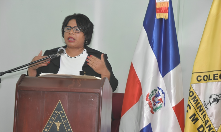 Dra. Griselda Quezada denuncia exclusión de residentes en pago de incentivos en el hospital Ney Arias Lora