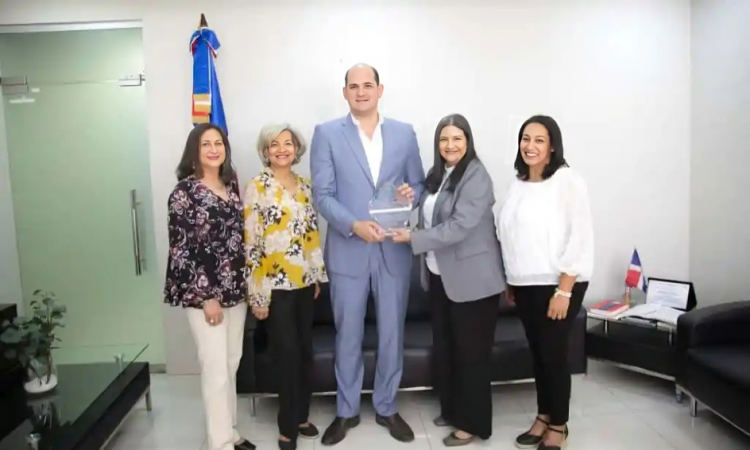 Pacientes de alto costo reconocen gestión de Adolfo Pérez en Promese/Cal
