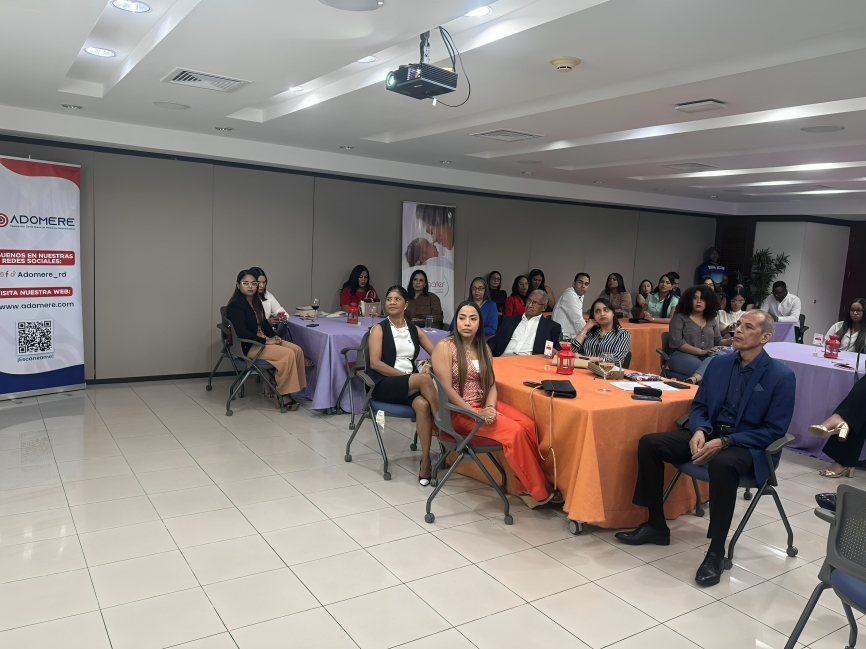 ADOMERE analiza el impacto de la Red Lara en la reproducción asistida durante exitosa cena-conferencia