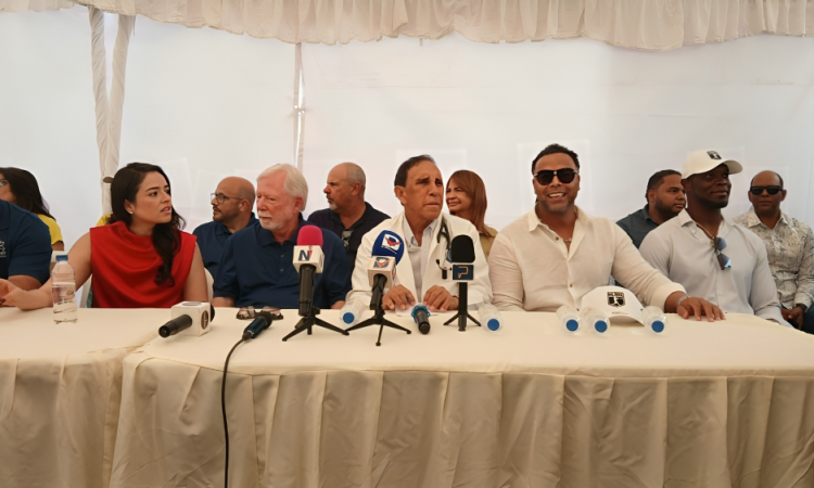 Wheelchair Foundation y Fundación Cruz Jiminián impactan a más de mil familias con donación de sillas de ruedas Wheelchair Foundation y Fundación Cruz Jiminián impactan a más de mil familias con donación de sillas de ruedas