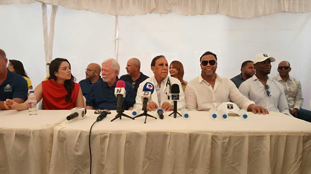 Wheelchair Foundation y Fundación Cruz Jiminián impactan a más de mil familias con donación de sillas de ruedas