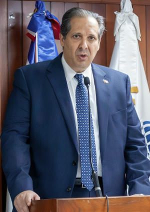 Ministro de Salud garantiza atención a pacientes del Instituto Oncológico del Cibao pese a conflicto administrativo