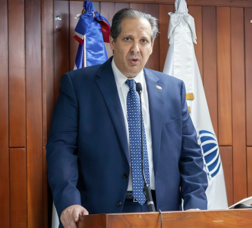 Ministro de Salud garantiza atención a pacientes del Instituto Oncológico del Cibao pese a conflicto administrativo