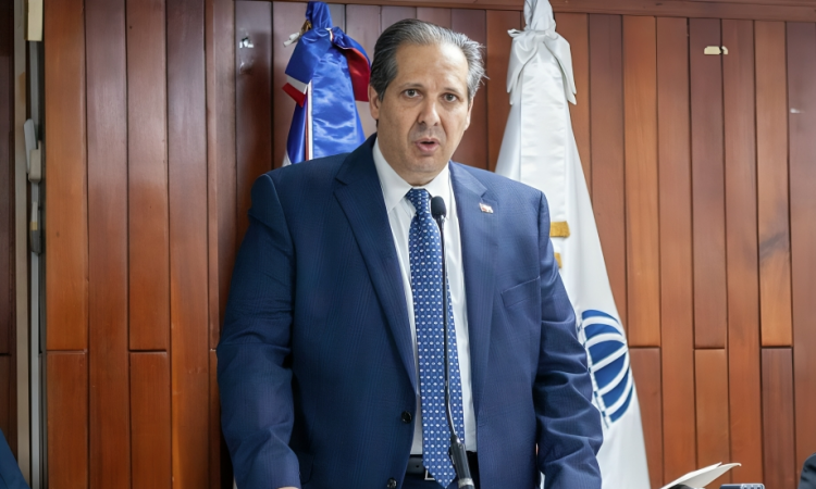 Ministro de Salud garantiza atención a pacientes del Instituto Oncológico del Cibao pese a conflicto administrativo Ministro de Salud garantiza atención a pacientes del Instituto Oncológico del Cibao pese a conflicto administrativo