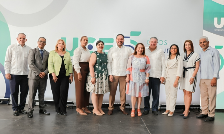 UCE conmemora 55 aniversario con logros académicos y reconocimientos globales UCE conmemora 55 aniversario con logros académicos y reconocimientos globales