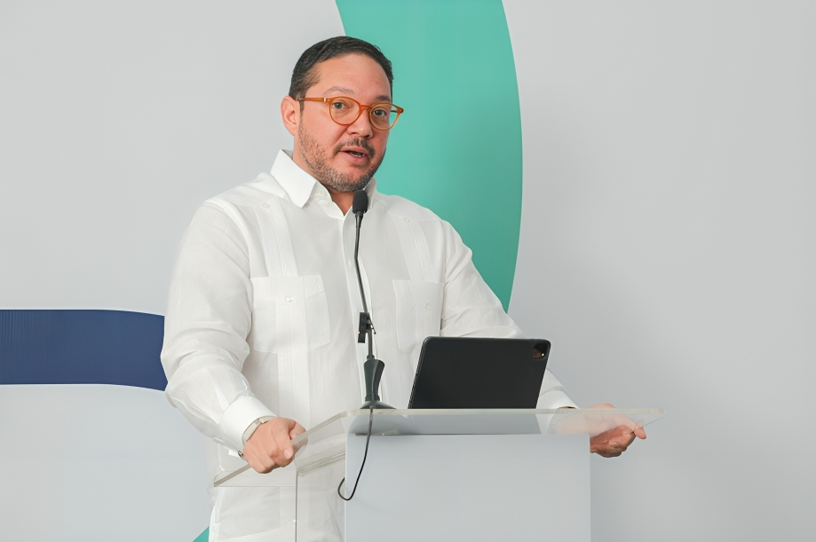 UCE conmemora 55 aniversario con logros académicos y reconocimientos globales UCE conmemora 55 aniversario con logros académicos y reconocimientos globales