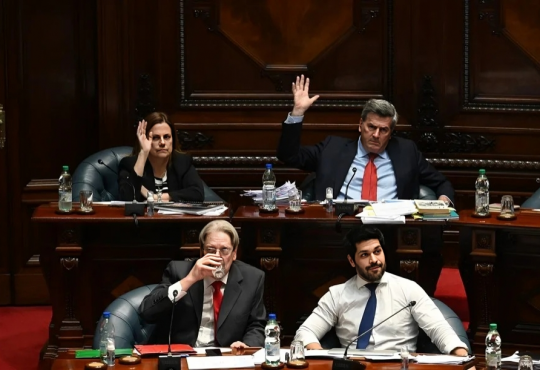 Senado uruguayo aprueba ley de eutanasia ampliando derechos de pacientes en América