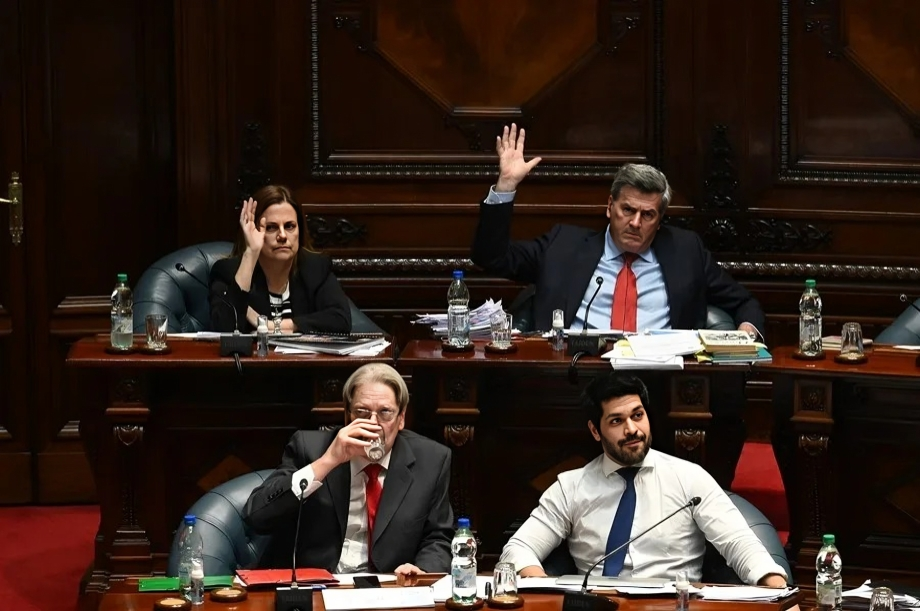 Senado uruguayo aprueba ley de eutanasia ampliando derechos de pacientes en América Senado uruguayo aprueba ley de eutanasia ampliando derechos de pacientes en América