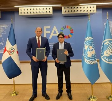 RD y FAO firman acuerdo para continuar fortaleciendo el Programa de Alimentación Escolar del INABIE