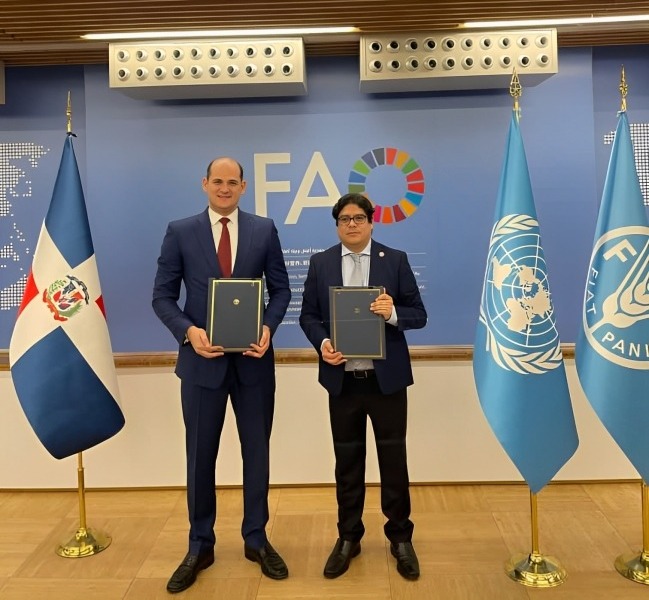 RD y FAO firman acuerdo para continuar fortaleciendo el Programa de Alimentación Escolar del INABIE RD y FAO firman acuerdo para continuar fortaleciendo el Programa de Alimentación Escolar del INABIE