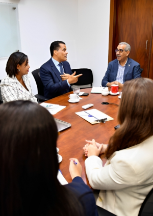 DIDA denuncia: ARS violan normativa al no comprar medicamentos de alto costo por DAMAC, encareciendo tratamientos hasta 80%