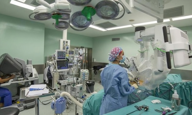 Estudio internacional confirma: "Caballos de Troya" farmacológicos superan a quimioterapia en cáncer de mama metastásico Estudio internacional confirma: "Caballos de Troya" farmacológicos superan a quimioterapia en cáncer de mama metastásico