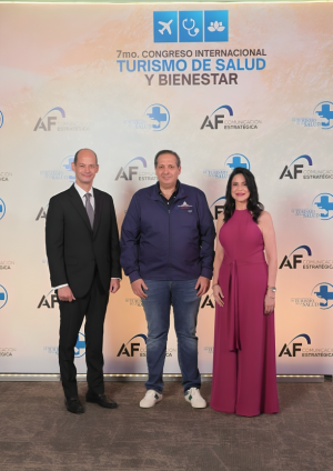 Autoridades y líderes del sector dan apertura al cóctel inaugural del 7mo. Congreso Internacional de Turismo de Salud