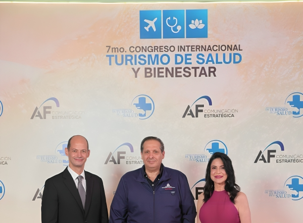 Autoridades y líderes del sector dan apertura al cóctel inaugural del 7mo. Congreso Internacional de Turismo de Salud Autoridades y líderes del sector dan apertura al cóctel inaugural del 7mo. Congreso Internacional de Turismo de Salud