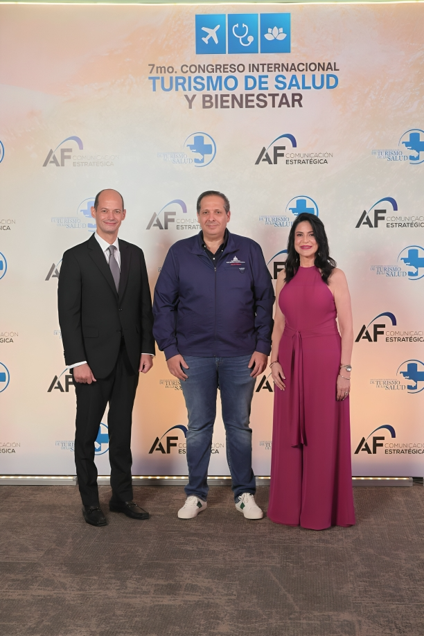 Autoridades y líderes del sector dan apertura al cóctel inaugural del 7mo. Congreso Internacional de Turismo de Salud